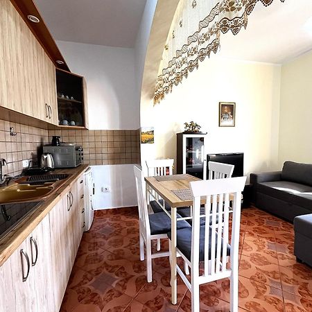 Beach & Chill Apartments Влёра Экстерьер фото
