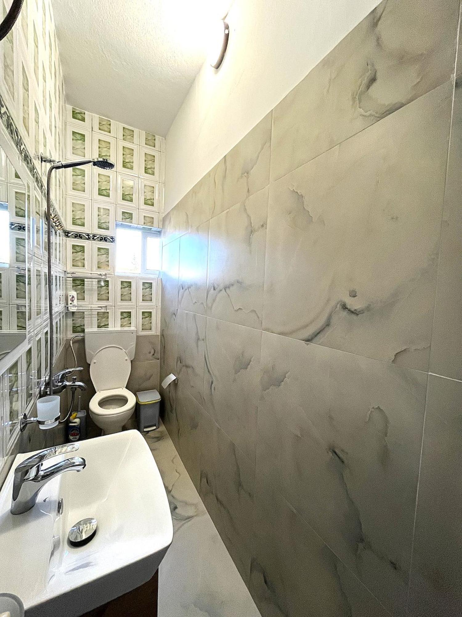 Beach & Chill Apartments Влёра Экстерьер фото
