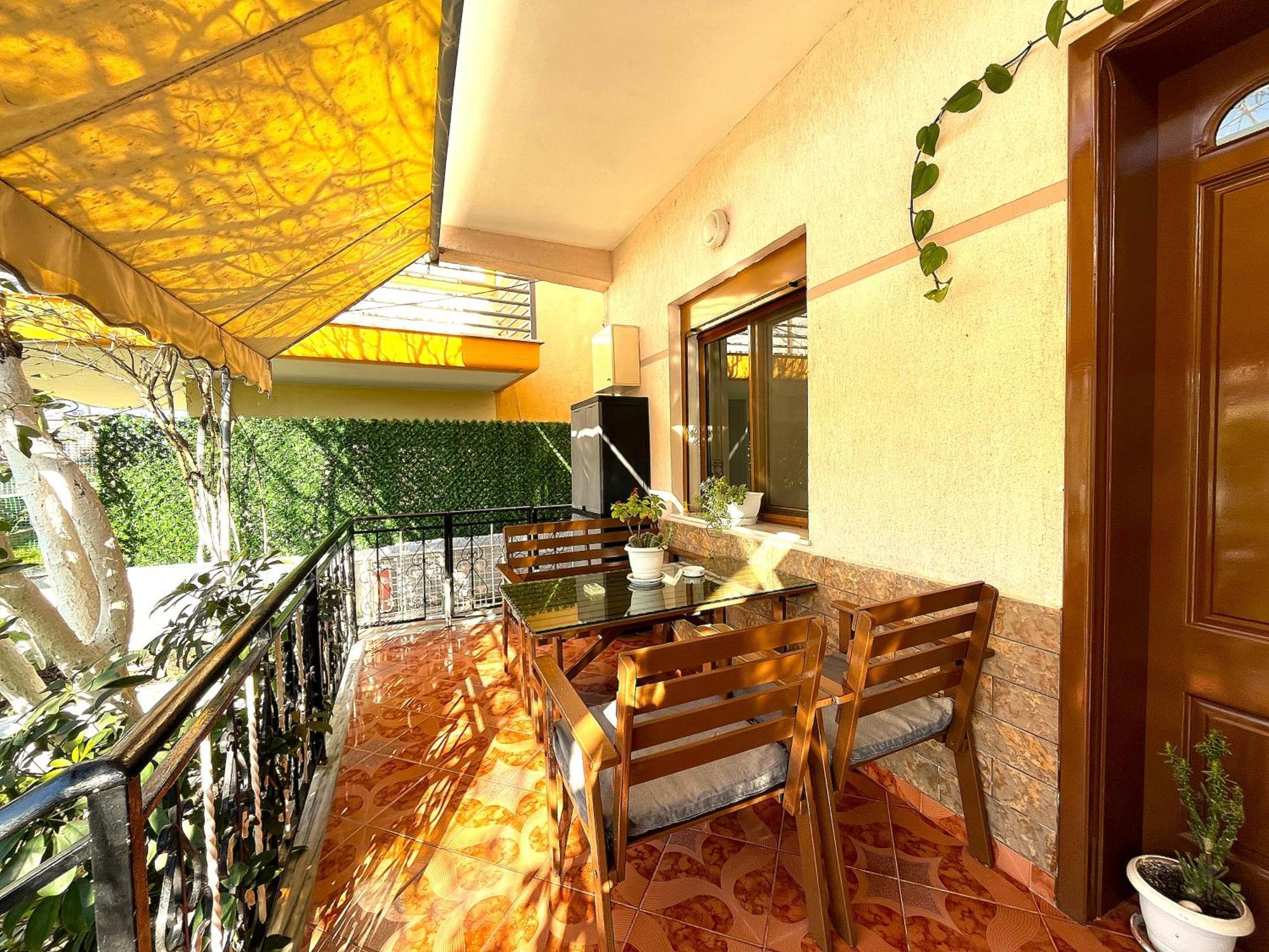 Beach & Chill Apartments Влёра Экстерьер фото