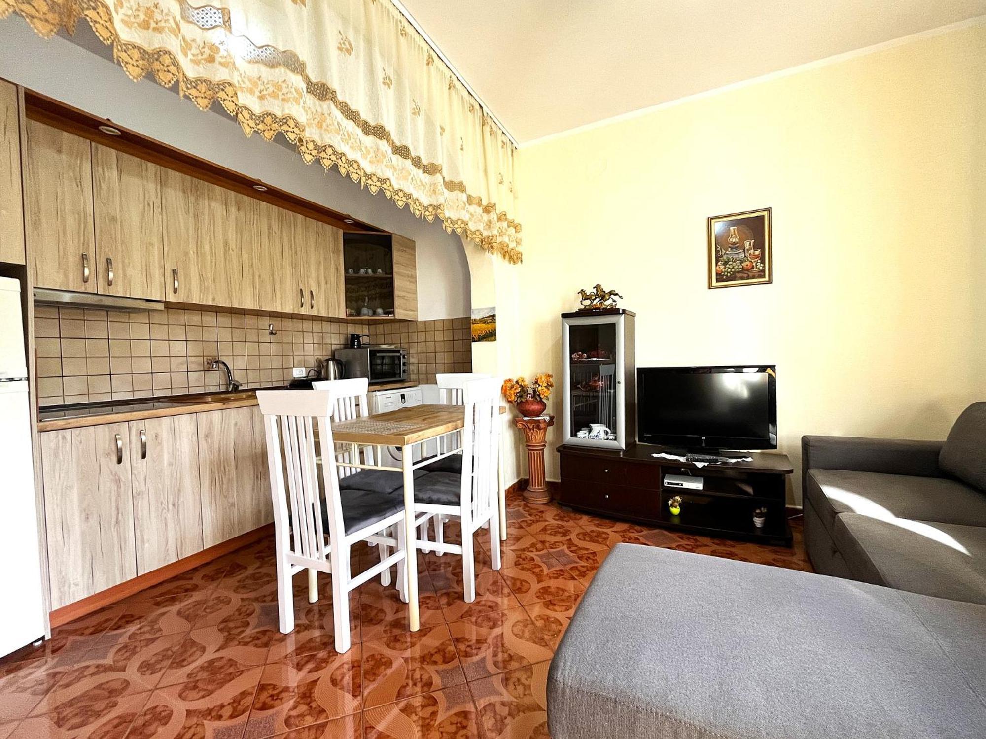 Beach & Chill Apartments Влёра Экстерьер фото