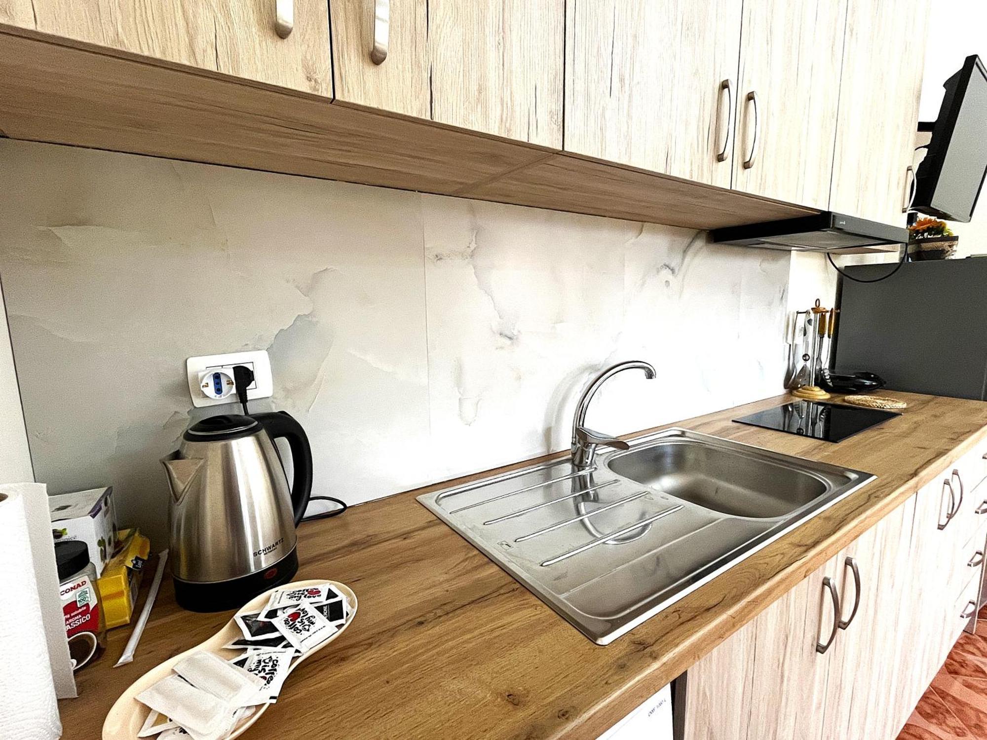 Beach & Chill Apartments Влёра Экстерьер фото