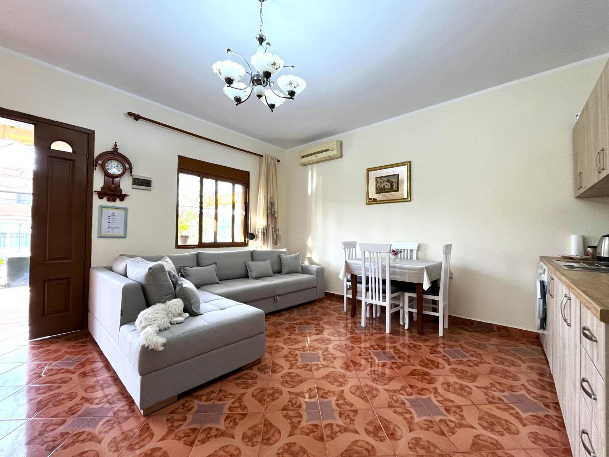 Beach & Chill Apartments Влёра Экстерьер фото