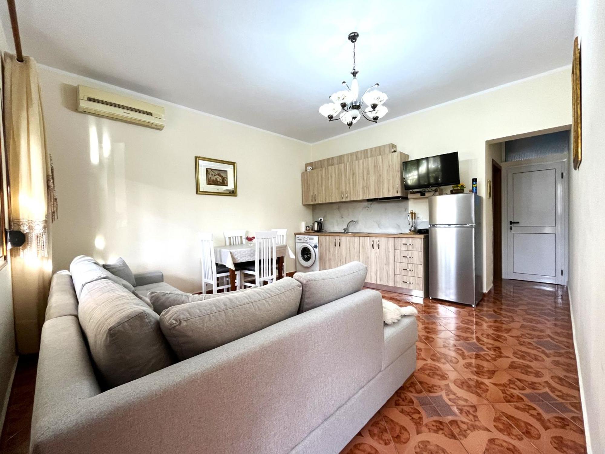 Beach & Chill Apartments Влёра Экстерьер фото